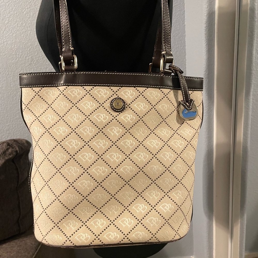 Dooney & Bourke purse